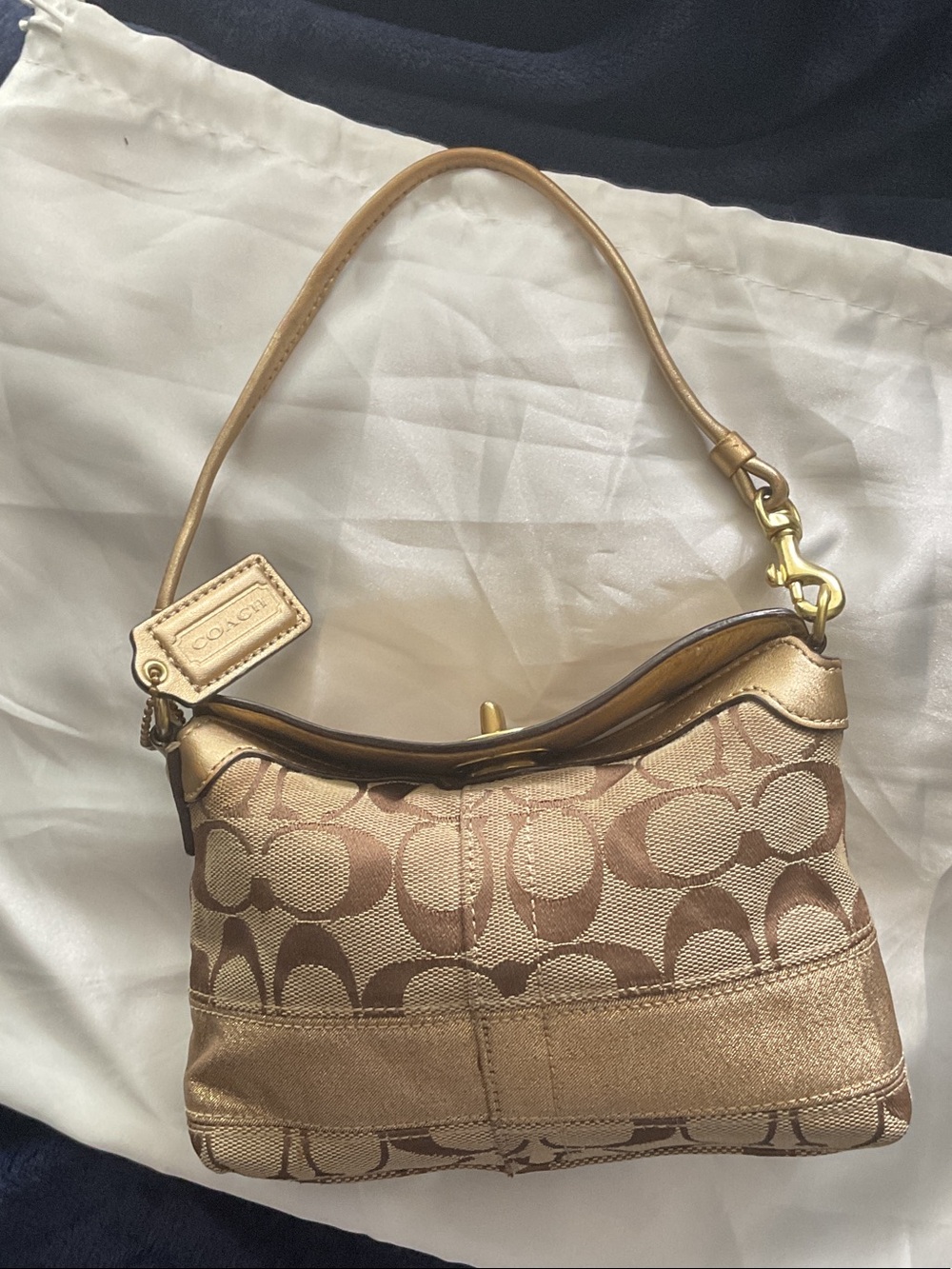 Coach Legacy Top Turnlock 2-Way Baguette Wristlet - Picture 2 of 7